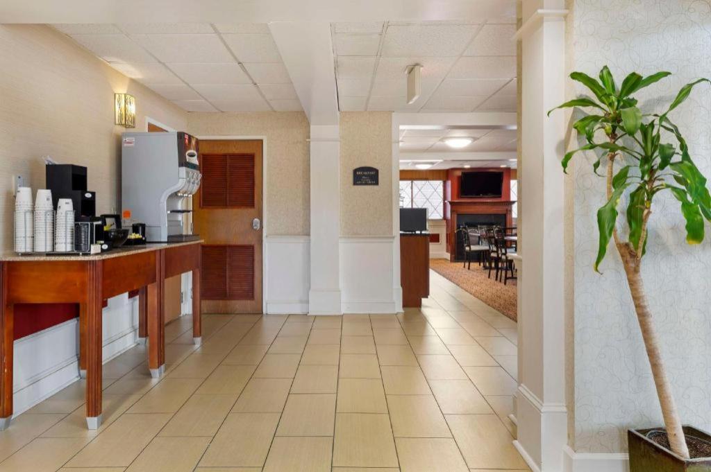 Best Western Plus The Inn At Sharon/Foxboro Экстерьер фото