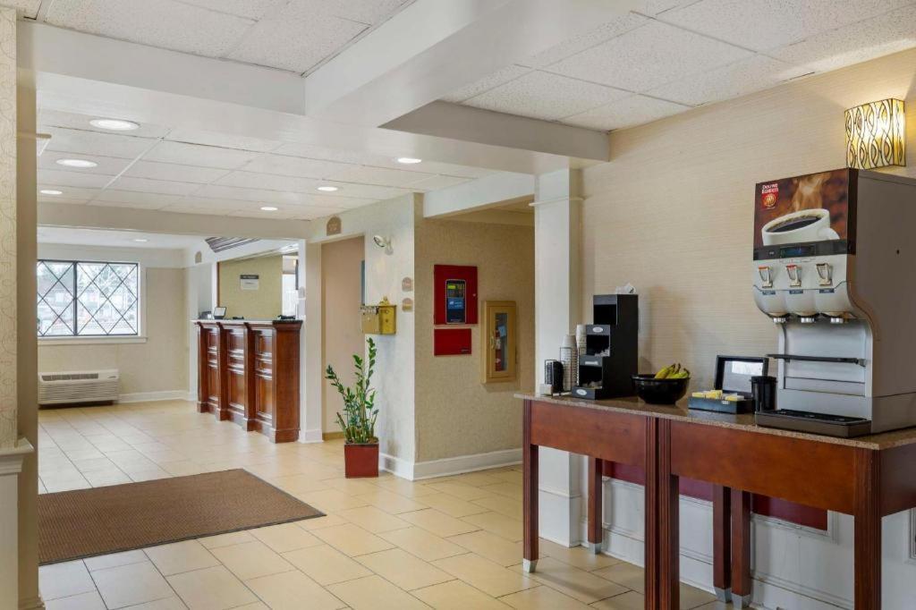 Best Western Plus The Inn At Sharon/Foxboro Экстерьер фото